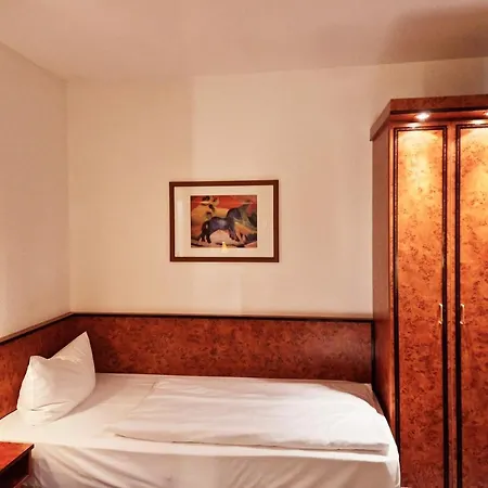 Trip Minerva Frankfurt 3*