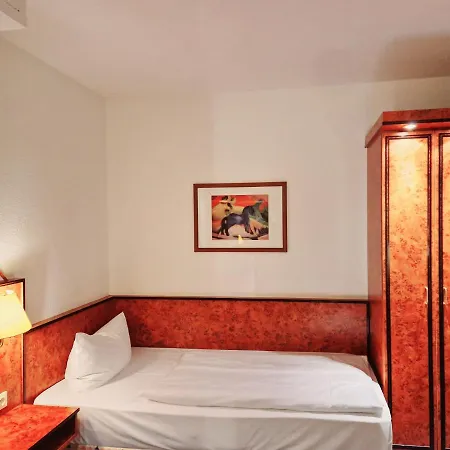 Hotel Trip Minerva Frankfurt 3*