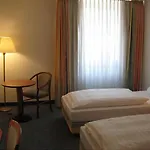 Trip Minerva Frankfurt 3*