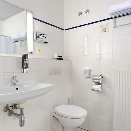 Otel Trip Minerva Frankfurt 3*