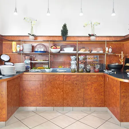 Trip Minerva Frankfurt 3*